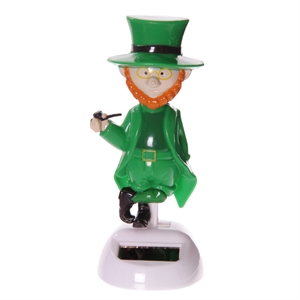 Solcelle figur Grøn St. Patricks Day Irer med pibe højde 12cm - Se flere Solcelle figurer og Spejle